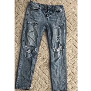 Light Wash Ripped Tomgirl Jeans